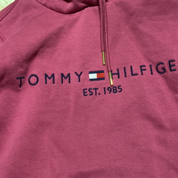 Tommy Hilfiger pink sweater - Picture 2 of 2